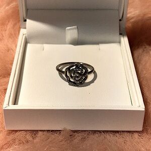 Pandora Shimmering Delicate Rose Ring